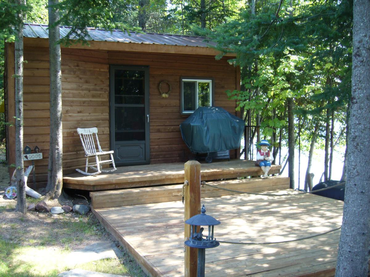 Strong Timbers Bnb Kingsclear Exterior photo
